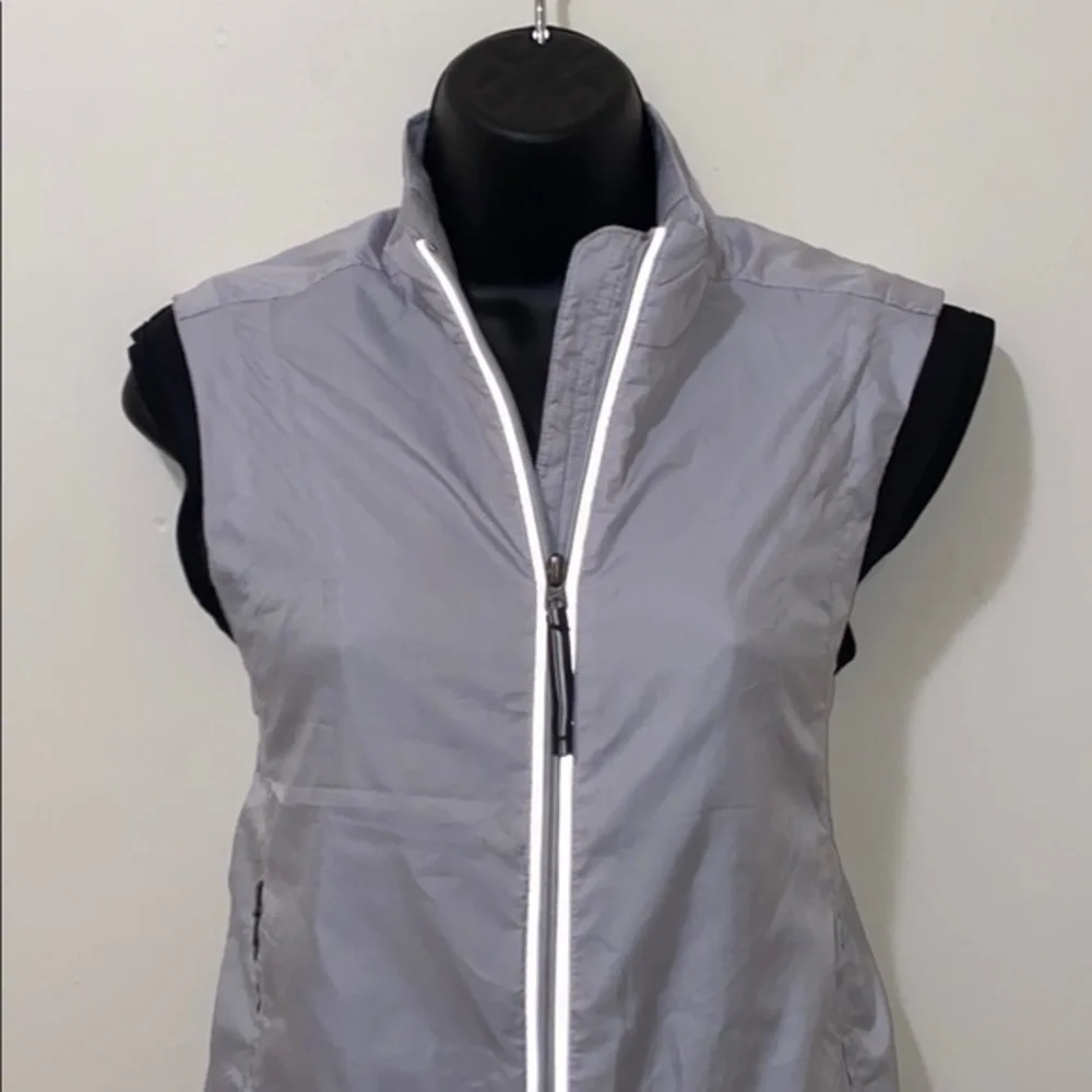 Women’s Nike Running Lightweight/Weatherproof Full Zip Vest